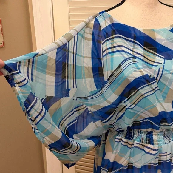 Calvin Klein Chiffon Kimono Dress in a Plaid Pattern of Blue and Tan and Green - Picture 6 of 16